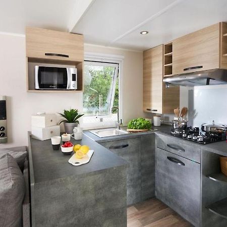 Mobile Home 3 Chambres 2 Salles De Bains Dans Camping 4 Etoiles Aux Charmettes Mh K168 Les Mathes Eksteriør billede