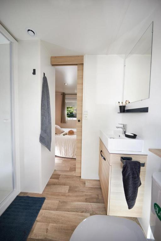 Mobile Home 3 Chambres 2 Salles De Bains Dans Camping 4 Etoiles Aux Charmettes Mh K168 Les Mathes Eksteriør billede