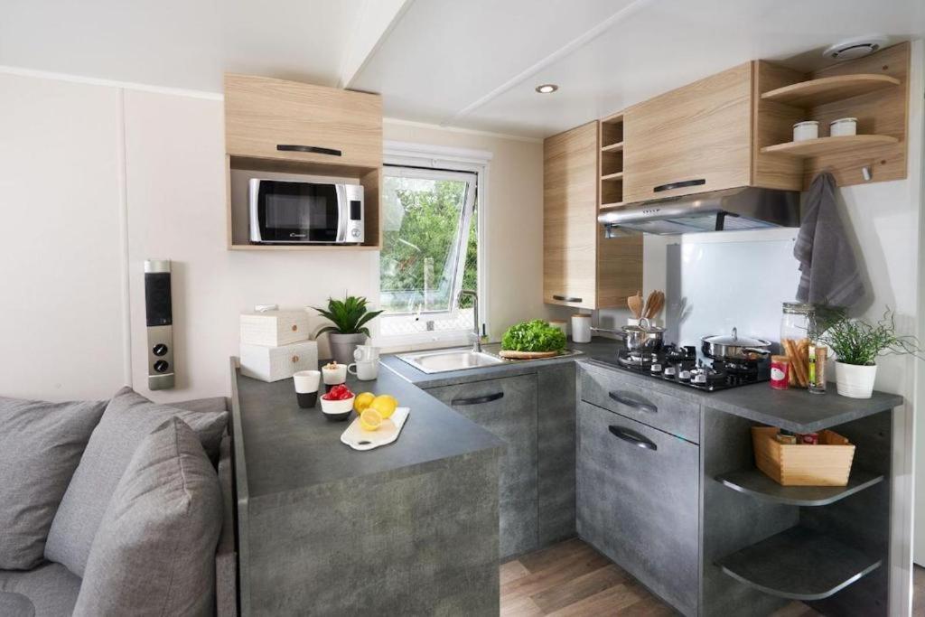 Mobile Home 3 Chambres 2 Salles De Bains Dans Camping 4 Etoiles Aux Charmettes Mh K168 Les Mathes Eksteriør billede